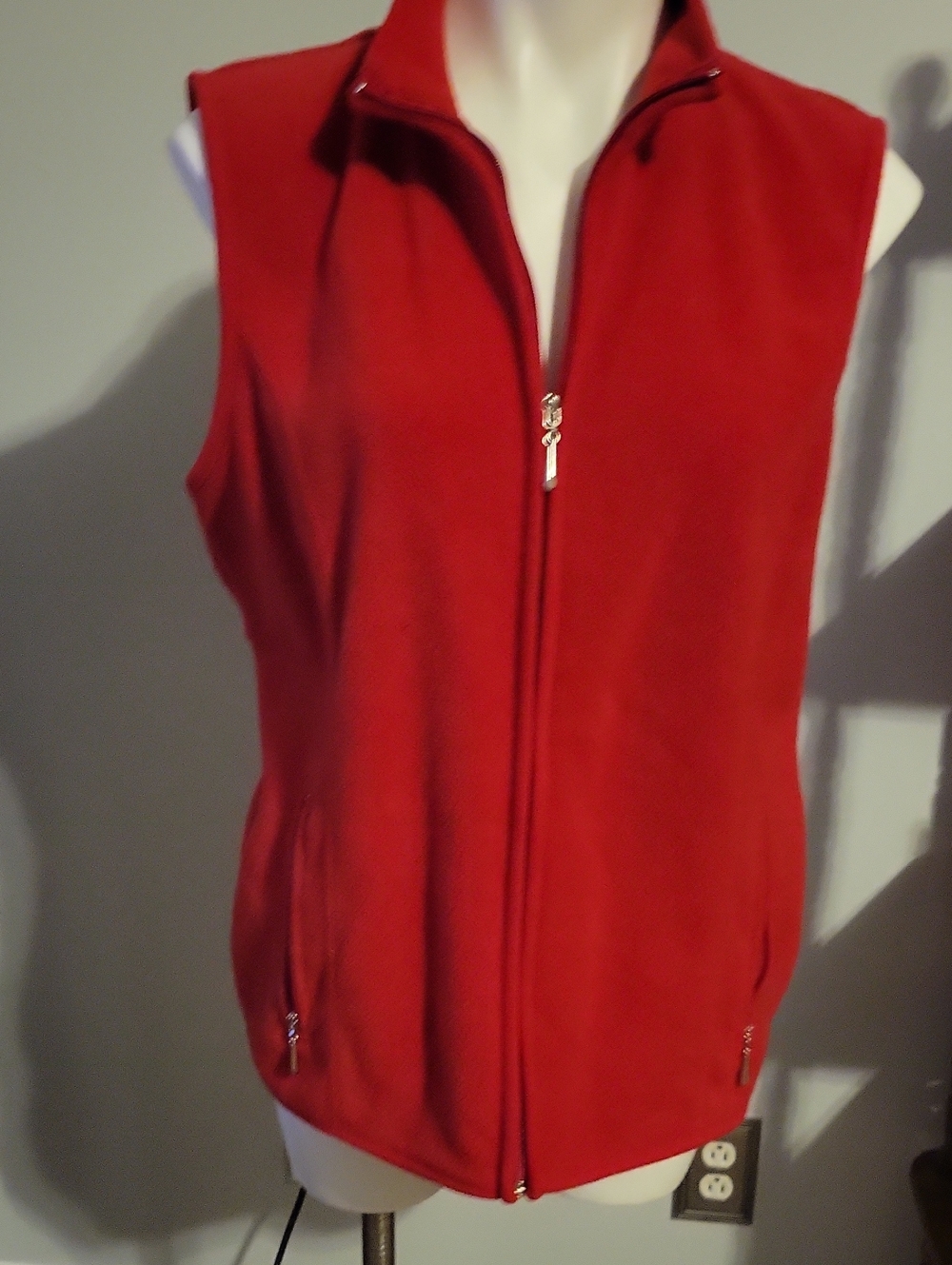 Karen Scott Red Sleeveless Fleece Zip-Up Vest...Size Large